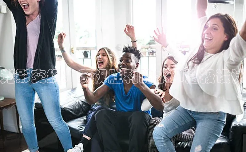 光影交织：庆祝胜利的水印海报设计